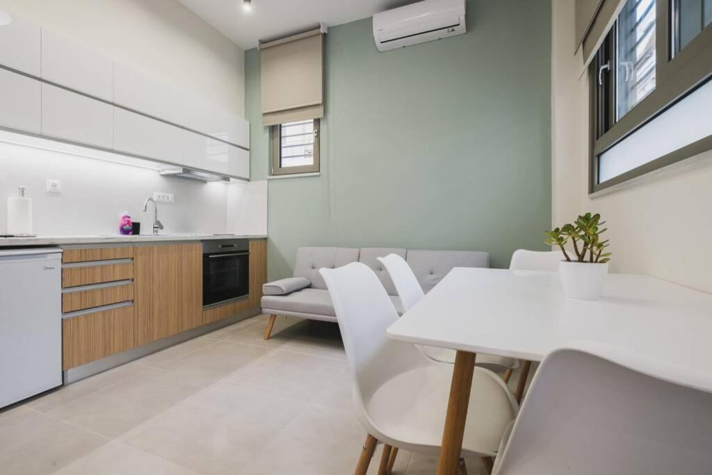 Peris 2 - Central Apt Near Old Town - Ac, Washer Chrissi Akti Chania Exterior foto