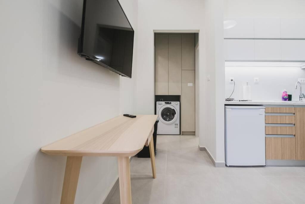 Peris 2 - Central Apt Near Old Town - Ac, Washer Chrissi Akti Chania Exterior foto