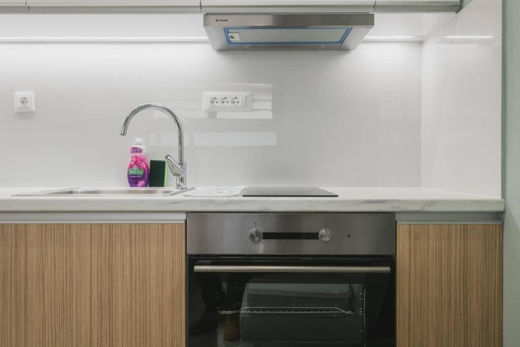 Peris 2 - Central Apt Near Old Town - Ac, Washer Chrissi Akti Chania Exterior foto