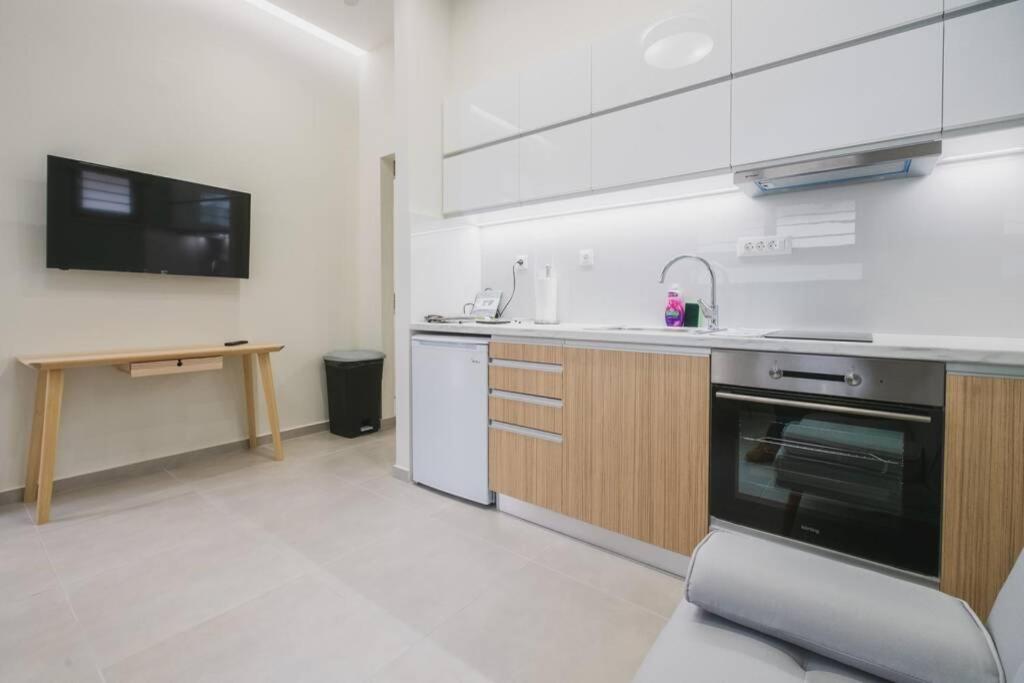 Peris 2 - Central Apt Near Old Town - Ac, Washer Chrissi Akti Chania Exterior foto