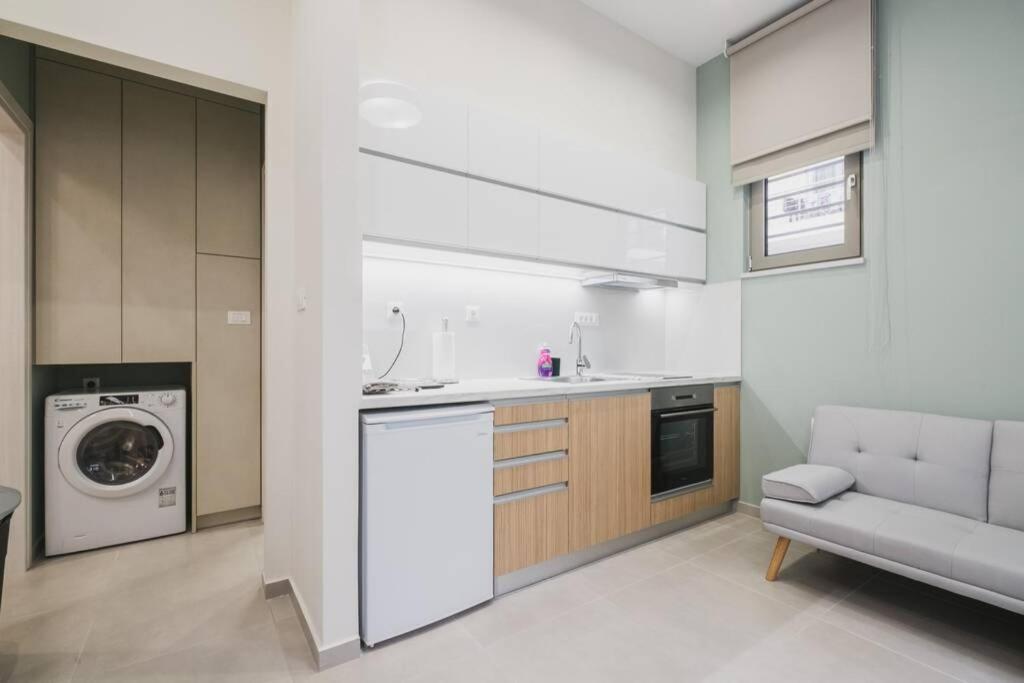Peris 2 - Central Apt Near Old Town - Ac, Washer Chrissi Akti Chania Exterior foto